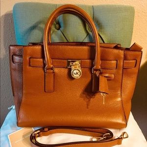 HAMILTON LARGE TRAVELER PEBBLED LEATHER SATCHEL
